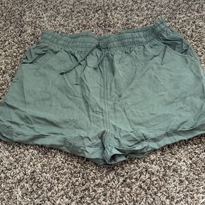 Universal Thread Women's Green Athletic Shorts